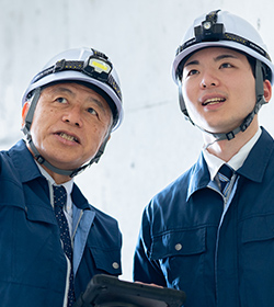 中堅社員と若手社員